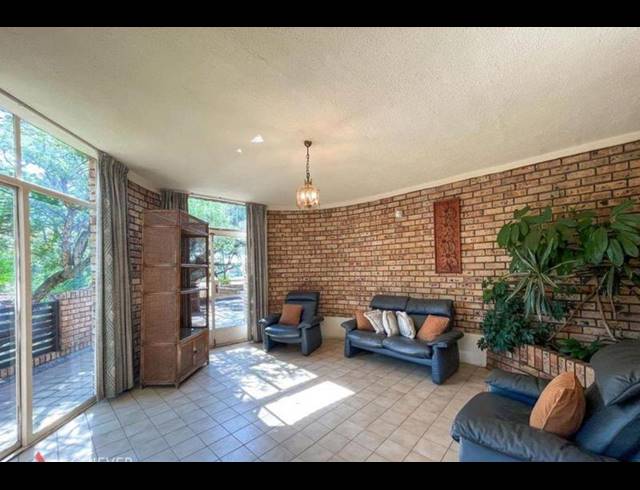 4 BEDROOM HOUSE FOR SALE IN SUNWARD PARK